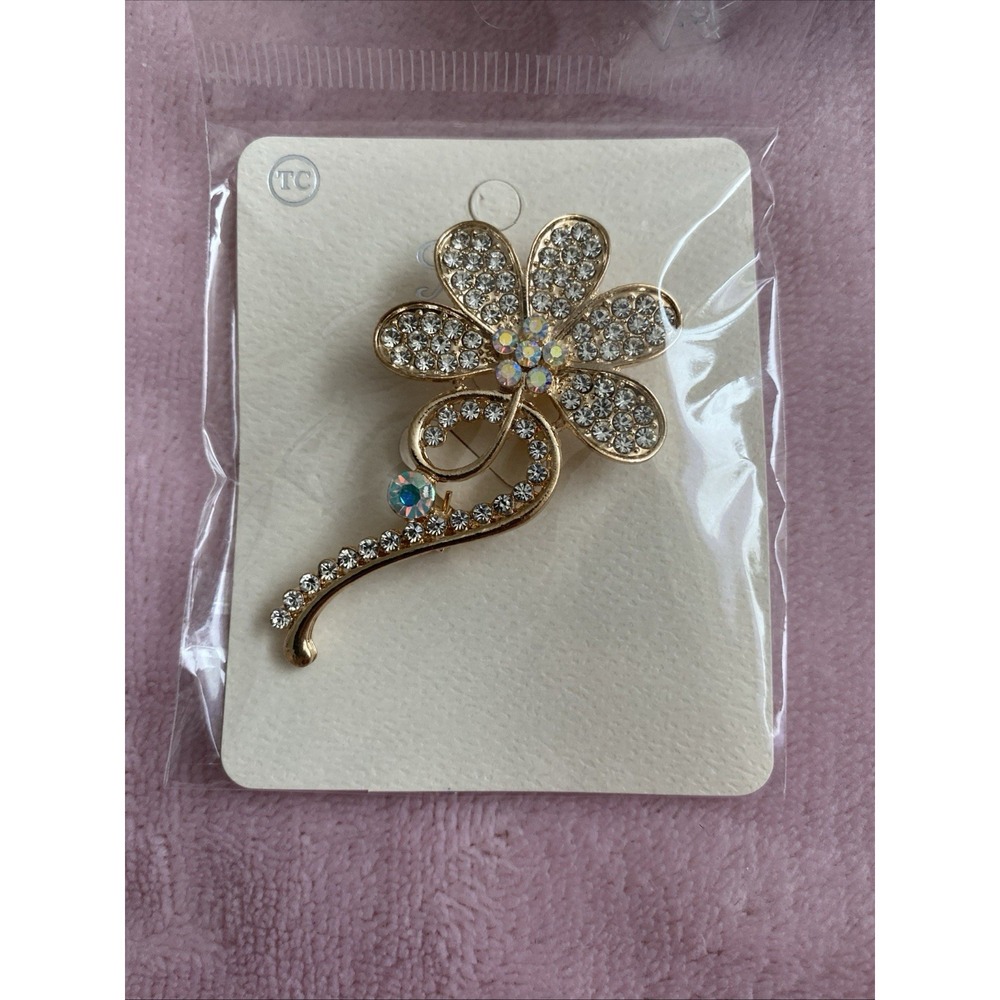 NWT Lili Decorated W/rhinestone flower brooch Margarita Gold Tone Hardware